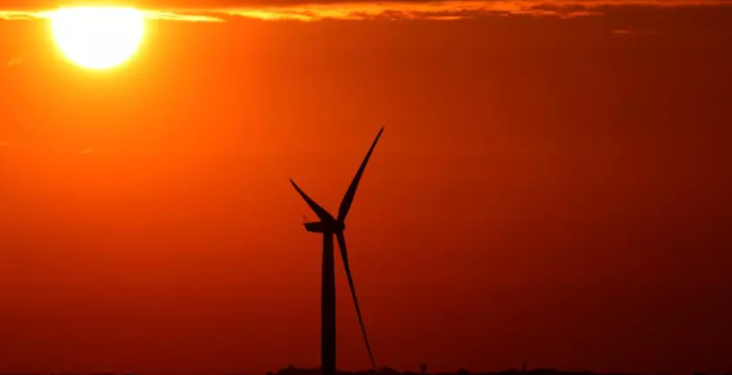 How much the world invested in renewable energy in 2019