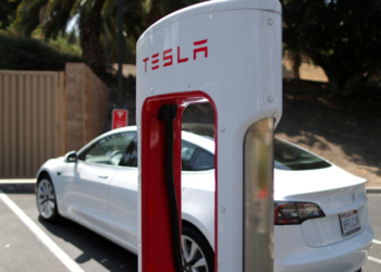 Tesla beats estimates, posts profit for four straight quarters