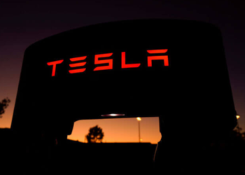 Tesla Stock Finally Tumbles, loses 21.6% in one day