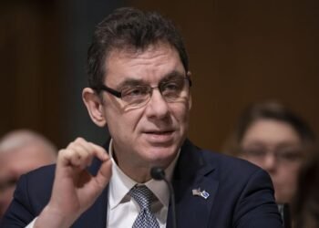 Pfizer Inc’s CEO dumped 62% of his stake on same day Covid-19 vaccine trial success was announced by the company