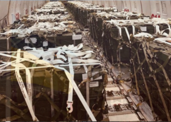 What is in the new US$800 million U.S. aid to Ukraine announced by Biden?