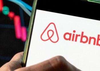 Airbnb to close domestic listings in China