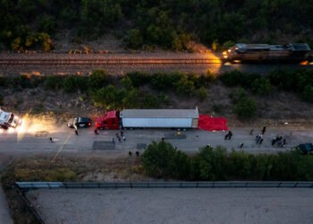 46 migrants found dead in a trailer in the U.S.