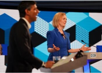 UK Prime Minister debate stopped after presenter collapsed on air