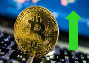 Bitcoin soars above $21,000 as U.S. dollar sags