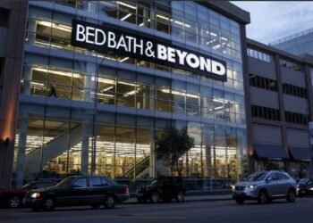 Company CFO jumps to death from 18th floor of a tower in Manhattan