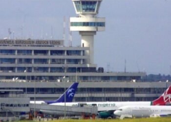 [Video] JUST IN: Gridlock, tension as NANS grounds Lagos airport over ASUU strike