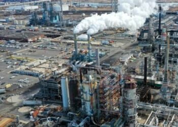 JUST IN: Germany seizes control of 3 oil refineries owned by Russian giant Rosneft