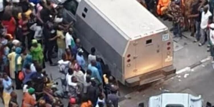 Bullion vans seen at Tinubu’s house in 2019 missed their way – APC