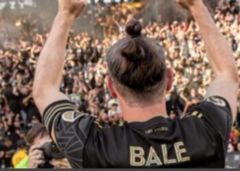 Gareth Bale announces an immediate retirement from football