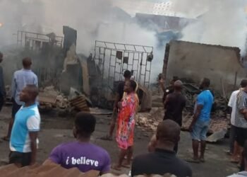 Fire razes shops at Lagos auto spare parts market