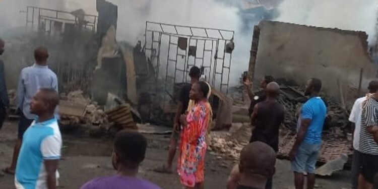 Fire razes shops at Lagos auto spare parts market
