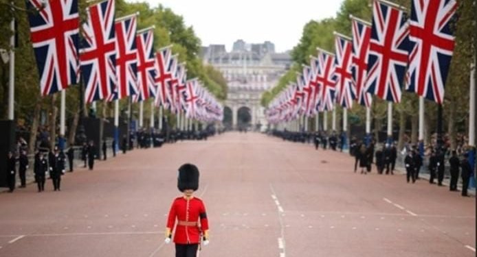 UK bans Nigerian students and others from bringing family