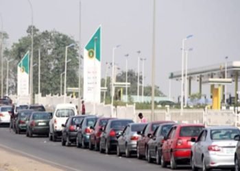 Filling Stations shutdown, hike fuel prices, queues return over subsidy