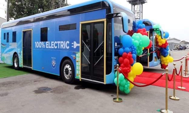 Oando kicks-off test of electric vehicles for mass transportation in Lagos