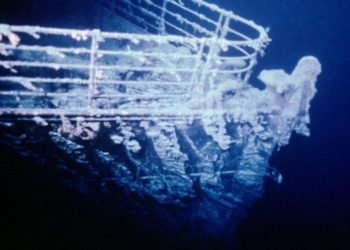 Tourist Submarine visiting Titanic wreckage goes missing in the Atlantic