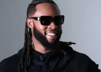 I was once asked to leave the stage for PSquare to perform – Flavour