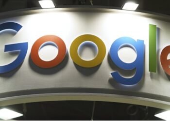 US judge orders Google to open up app store to competition
