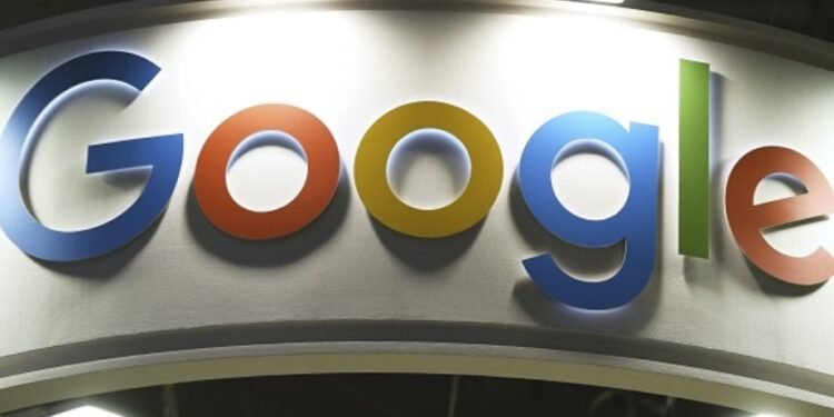 US judge orders Google to open up app store to competition