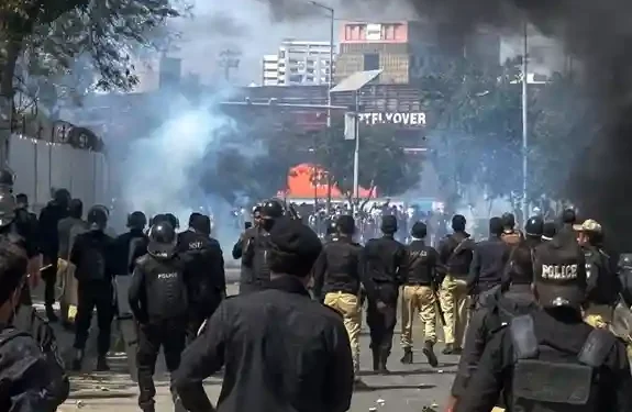 23 Dead in Pakistan Protests Over Iran’s Khamenei Death