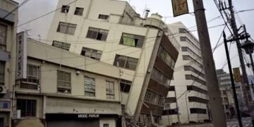 Twin Earthquakes Kill at Least 164 in Venezuela; Thousands Feared Dead